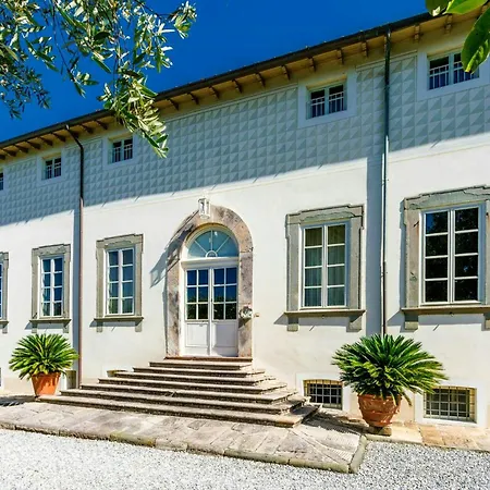 Renaissance With Pool Near Casa vacanze *